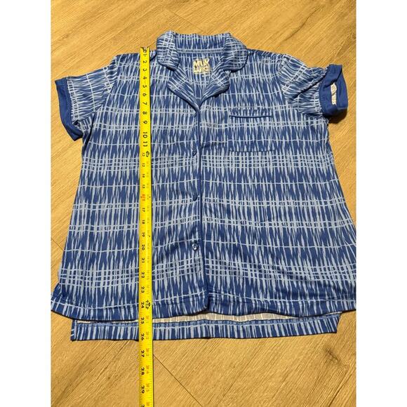 Muk Luks Women’s PJ Set Medium Blue White Ikat Print Short Sleeve Top & Shorts - Picture 6 of 12